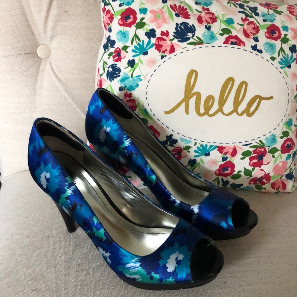 Retro Blue Open Toed Heals